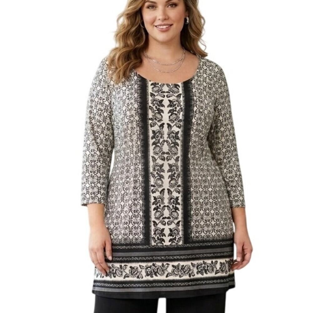 Rose & Olive Tunic Womens Size 2X Black White Mixed Print Scoop Neck Flowy Top